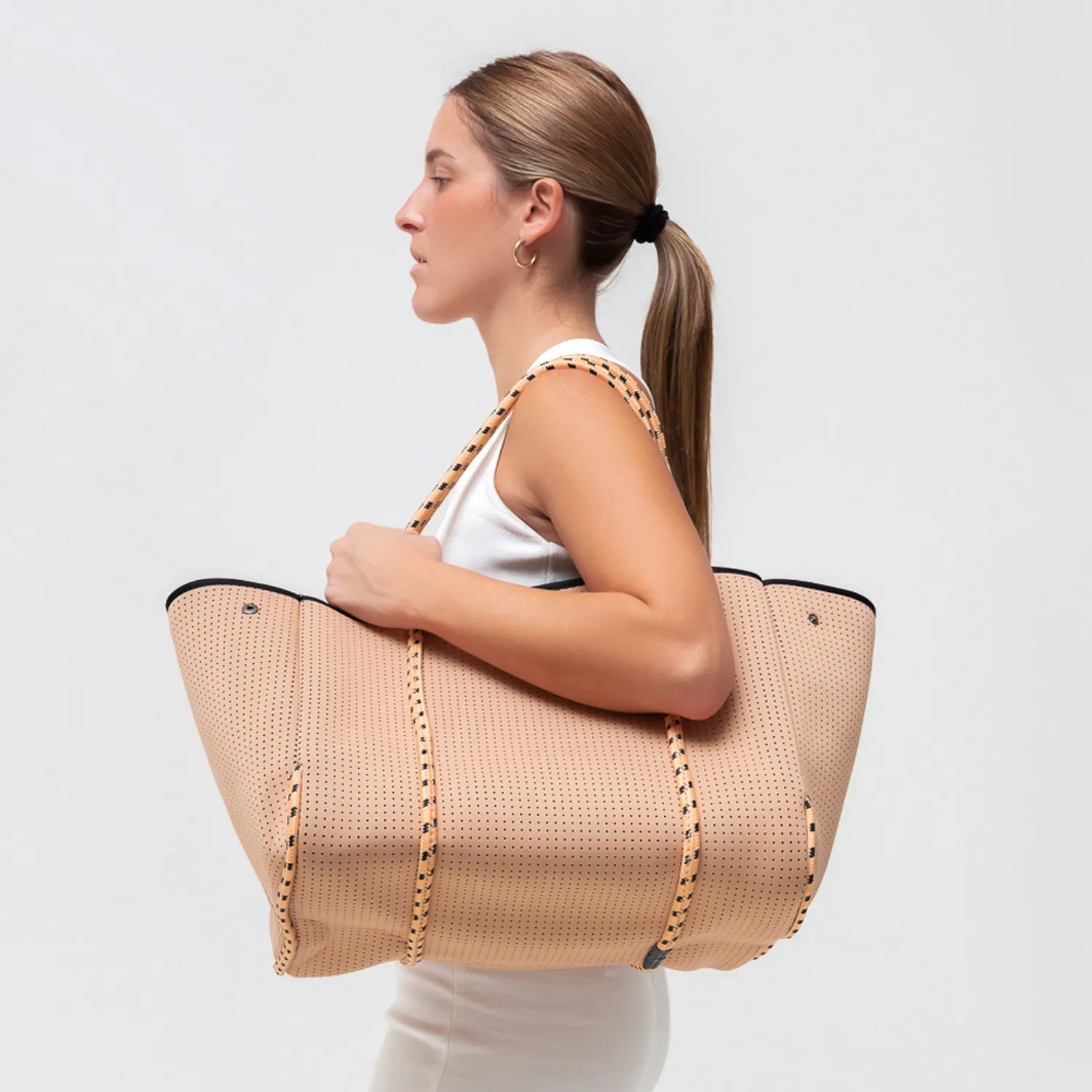 POUCH   EVERYDAY TOTE - TAN